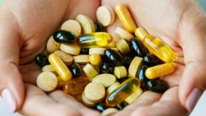 Naturlige kosttilskud til at booste hårvæksten og styrke neglene