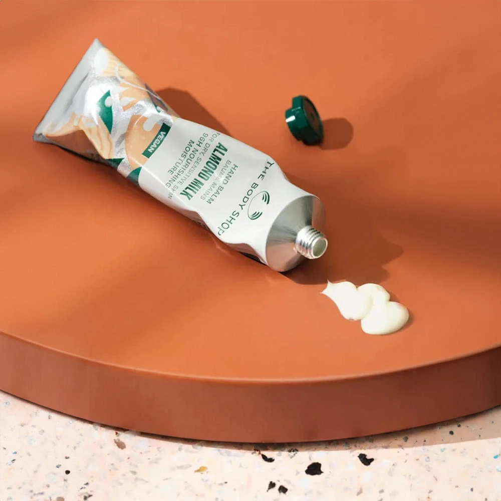 The Body Shop – Almond Milk Hand Cream – 30 ml - Image 7