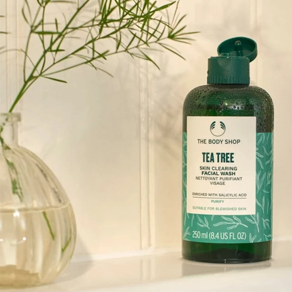 The Body Shop – Tea Tree Skin Clearing Facial Wash – 250 ml - Image 3